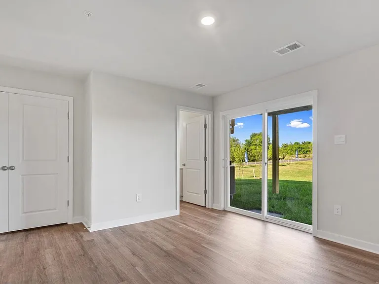 16502 Green Glade Dr — Photo 31