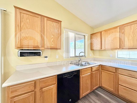 5th image of 510 N 105th Pl