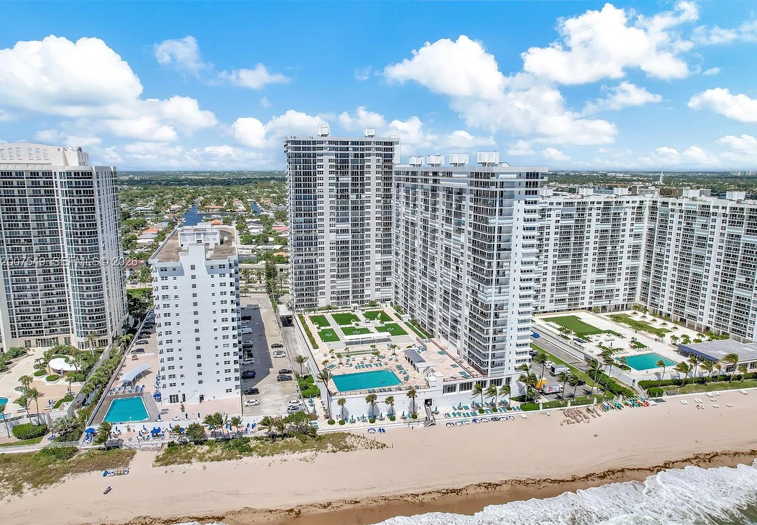 Plaza South Condo — Photo 4