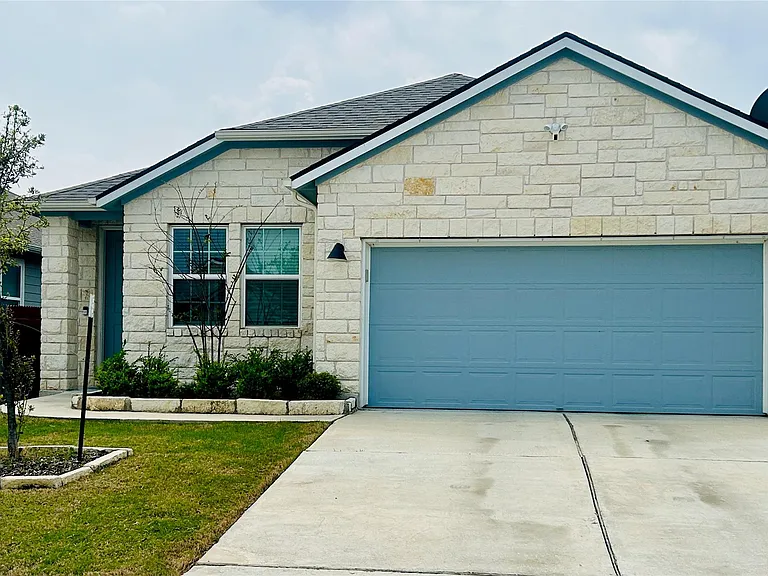 428 Gaida Loop — Photo 1