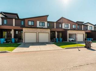462 NE Highlands Blvd W #3, Lethbridge, AB T1J 5K5
