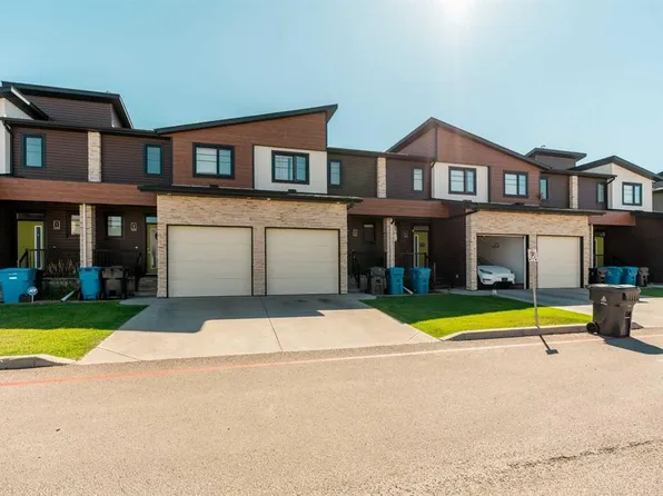 462 NE Highlands Blvd W #3, Lethbridge, AB T1J 5K5