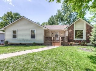 9822 Overhill Rd, Kansas City, MO 64134