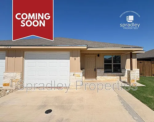 1047B Edwards Dr Photo 1