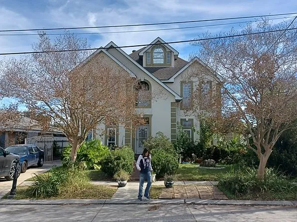 27 Pamela Pl, Arabi, LA 70032