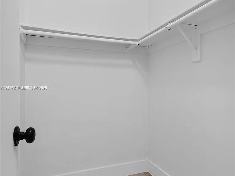 615 NE 26th St #7 — Photo 10