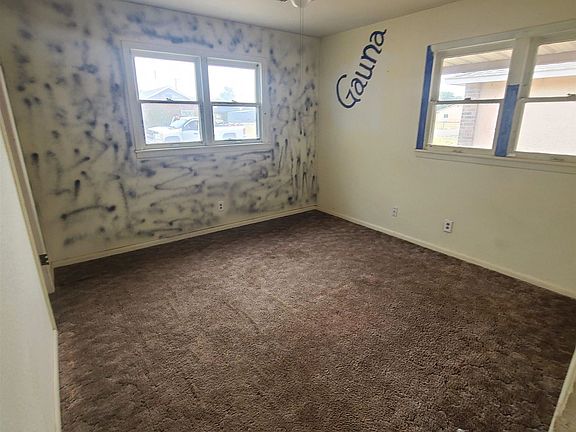 4th image of 604 Johnson St