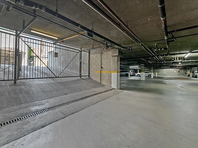 1175 E. Ocean Blvd — Photo 25