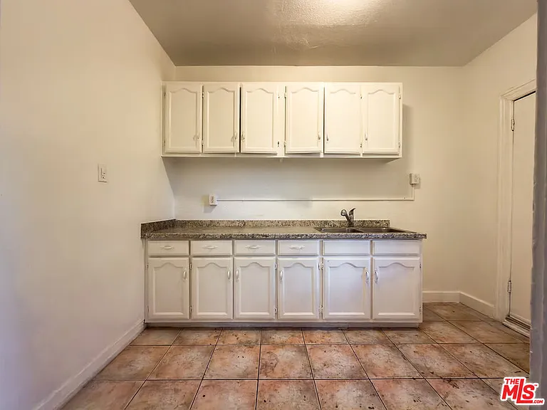 1675 W Martin Luther King Jr Blvd #5 — Photo 5