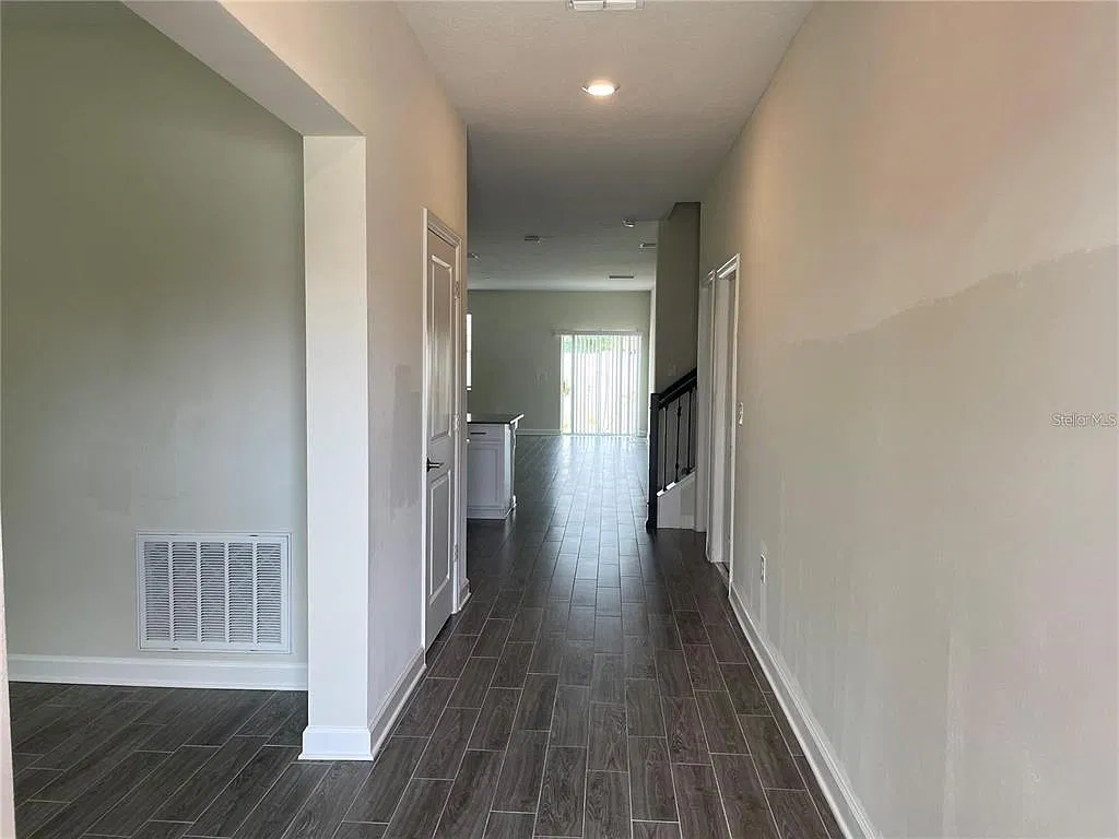 5 bed, 2.5 bath, 2942 sqft, $3,100 — Photo 4