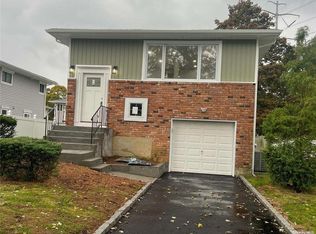 29 Cather Ave, Dix Hills, NY 11746