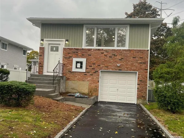 29 Cather Avenue, Dix Hills, NY 11746