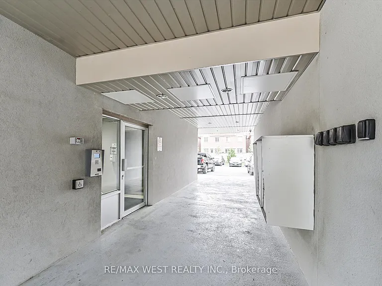 3865 Major Mackenzie Dr W #219 — Photo 5