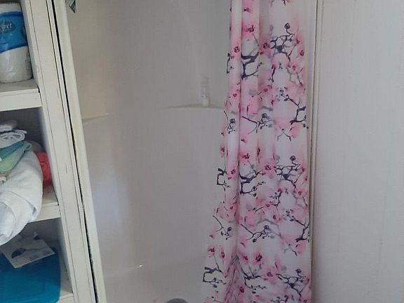 4th image of 348 Camp St