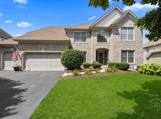528 Cole Dr, South Elgin, IL 60177