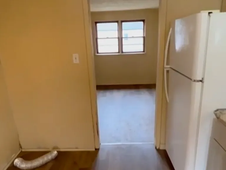 115 Cotter Ave — Photo 5