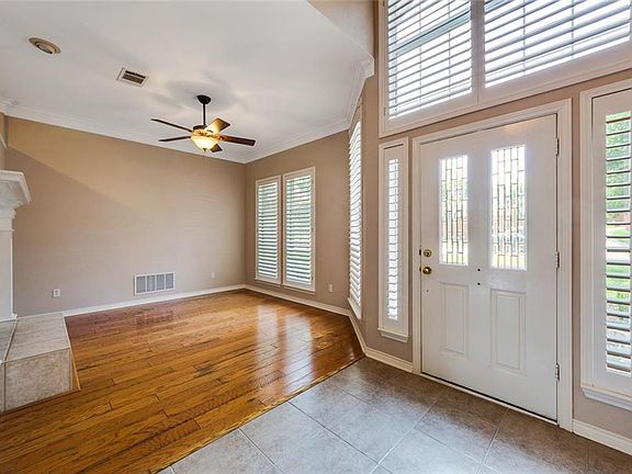 4th image of 3163 Oak Dr