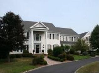 20 Spectacle Ln, Ridgefield, CT 06877