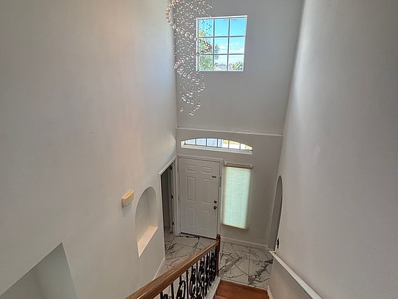 4th image of 2925 NE 7th Ave