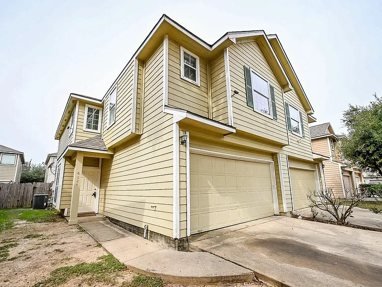 6127 Yorkglen Manor Ln — Photo 2