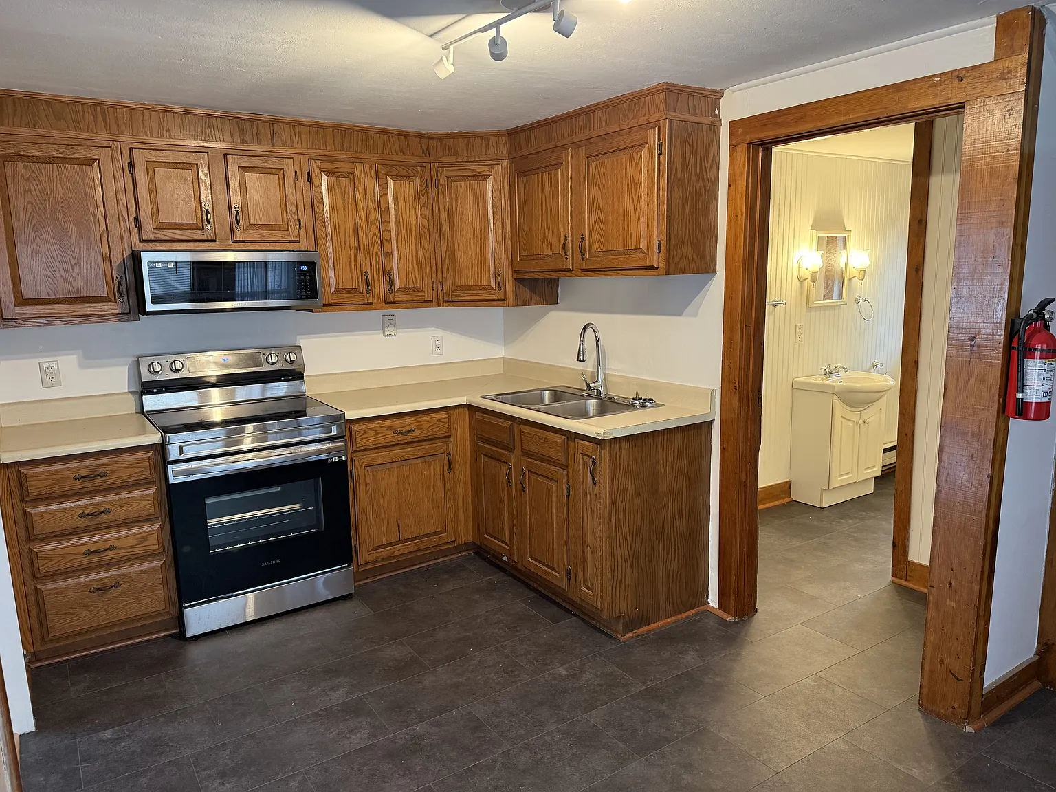 515 East High Street - 2 — Photo 4