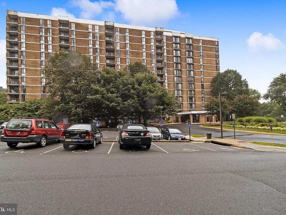 1st image of 2300 Pimmit Dr APT 1403