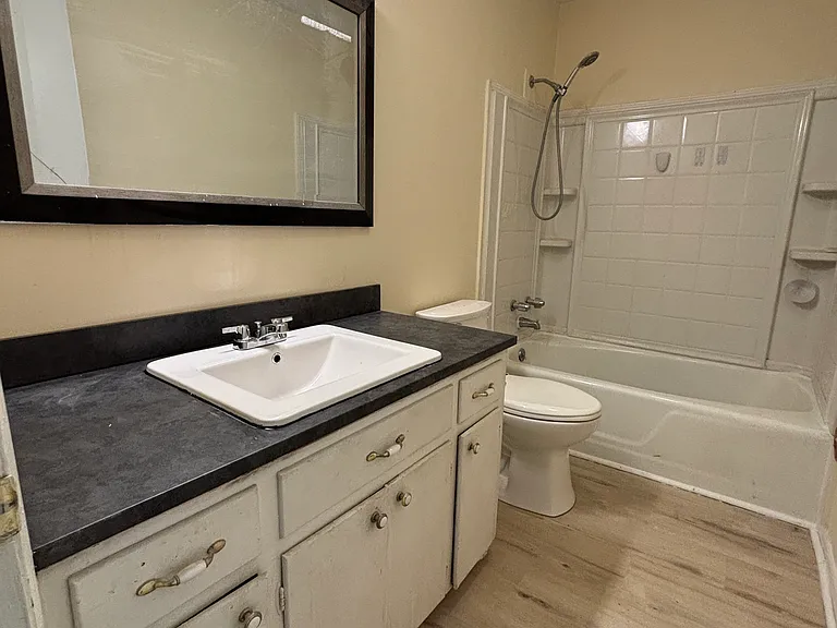 1084 Maryland Ave — Photo 5