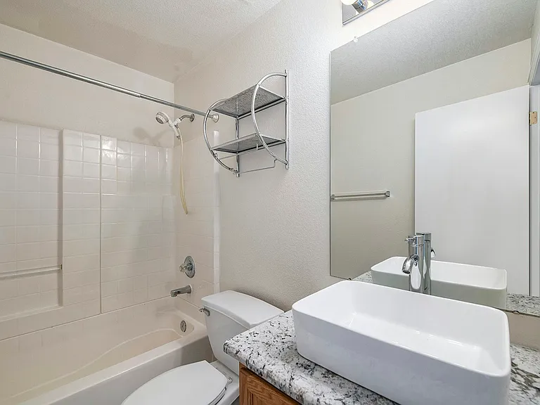 3950 Celtic Ln — Photo 18