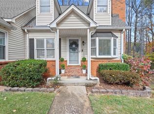 1030 Sasha Ln, Roswell, GA 30075