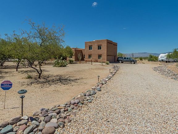 2nd image of 200 N Slate Dr