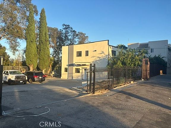 4th image of 5210 Oakland St