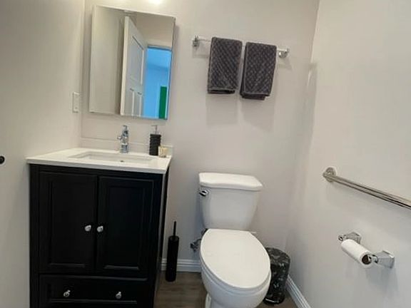 3rd image of 1008 Carolyn Ave #B
