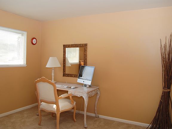 5th image of 238 Wicklow Dr