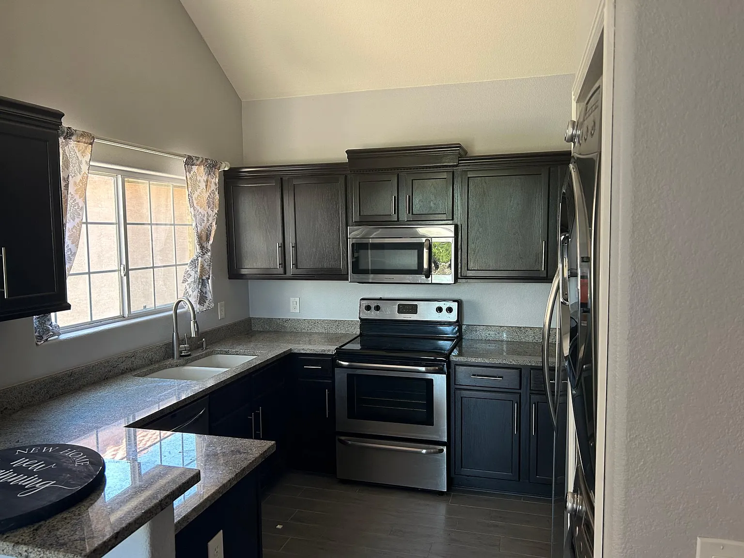 1633 E Lakeside Dr — Photo 4