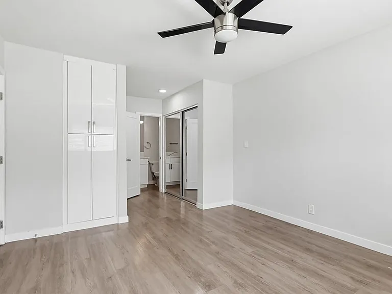Kester Apartments — Photo 37