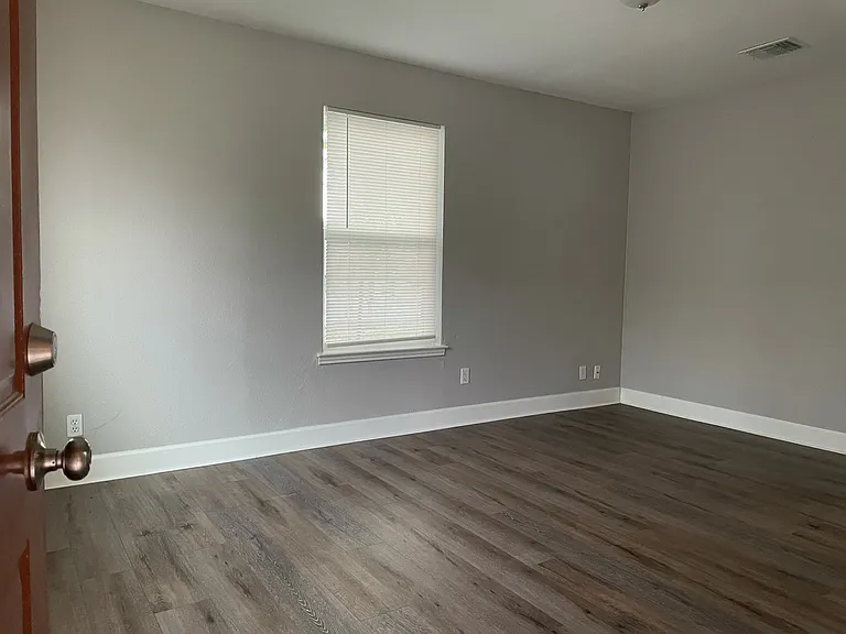 851 W Harlan Ave — Photo 17