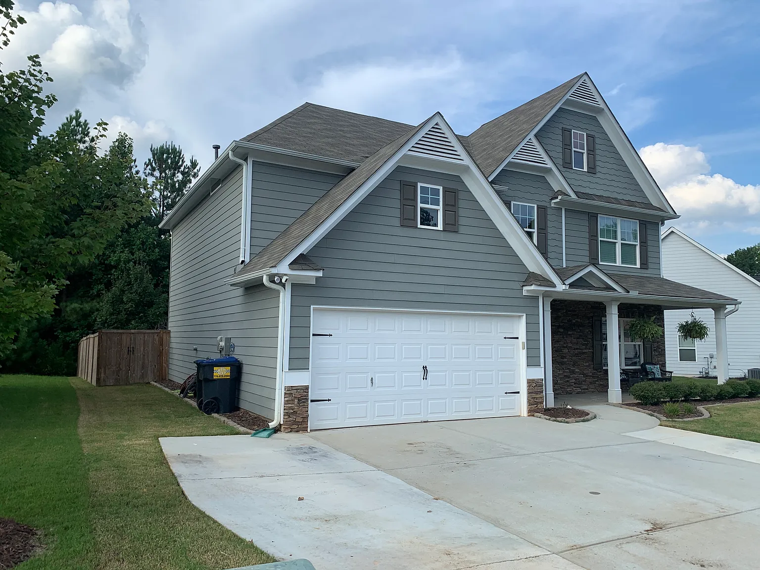 4 bed, 2.5 bath, 2543 sqft, $2,450 — Photo 2