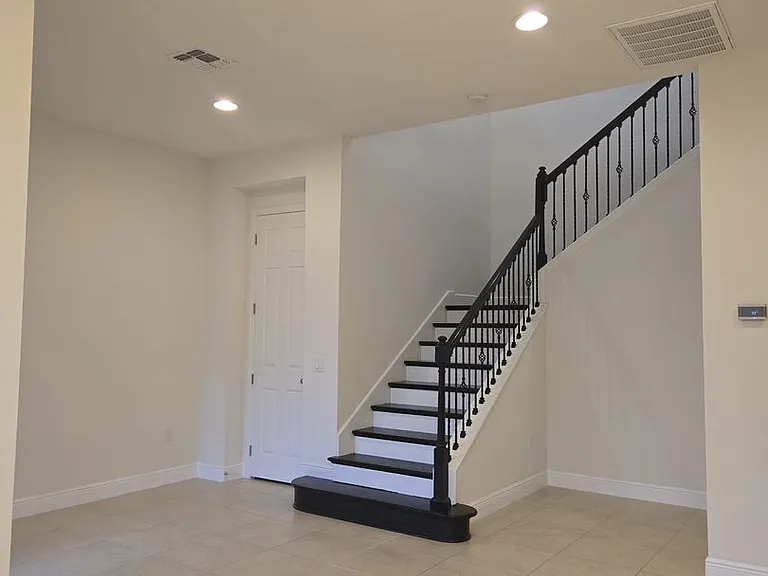 9240 Woodcrane Dr — Photo 7