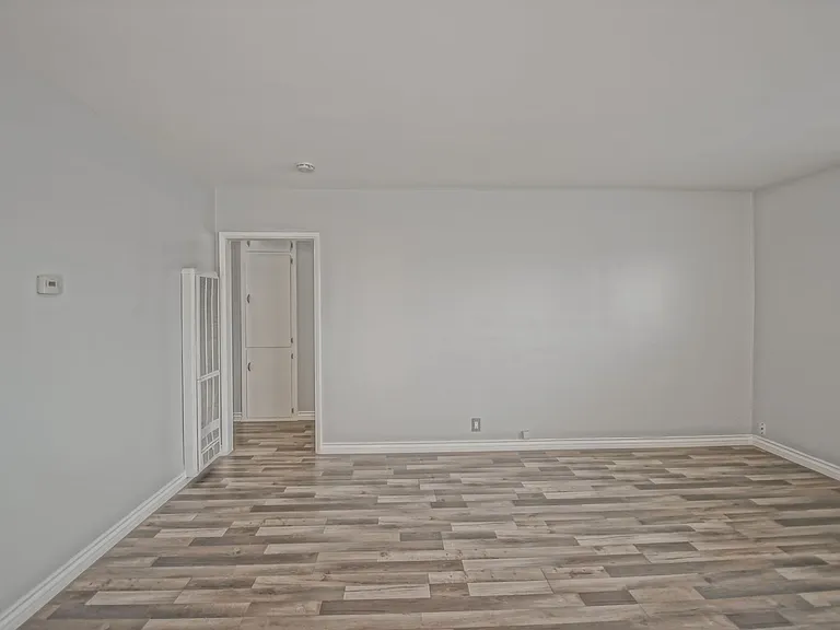 330 Bungalow Dr — Photo 5