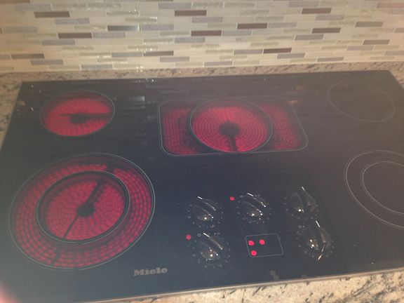 MIELE 5 BURNER COOKTOP
