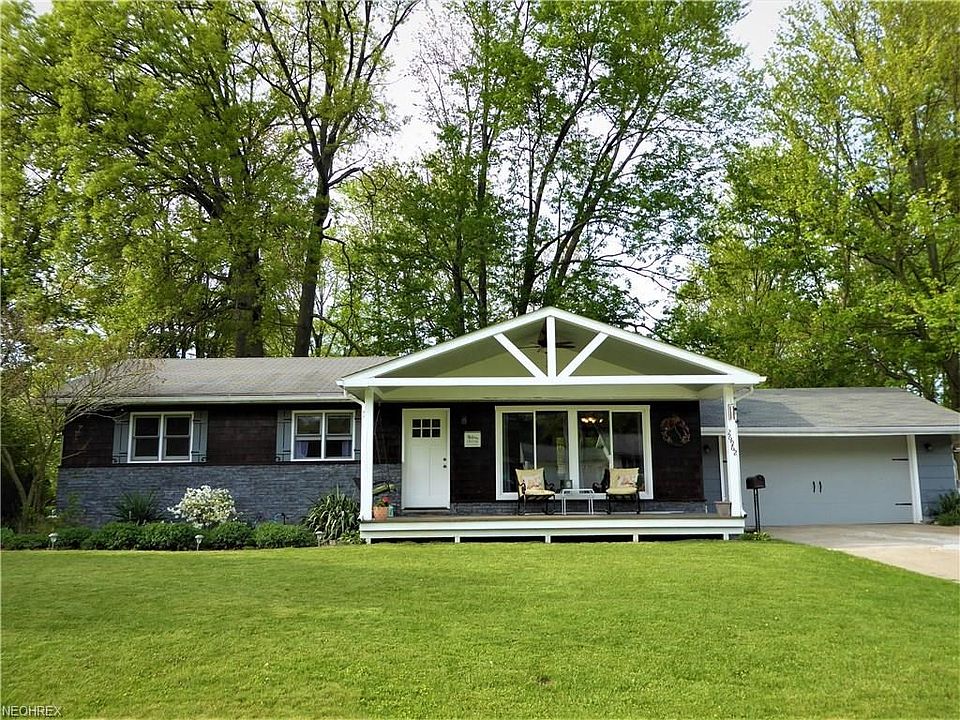 1st image of 26962 Eastwood Ln