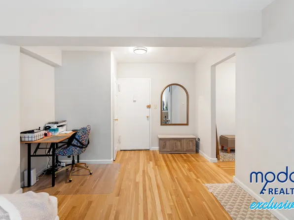 629 Kappock Street image 6 of 26