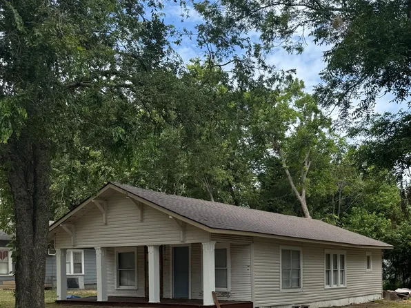 213 W Main St, Konawa, OK 74849