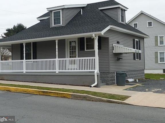 2nd image of 268 E Franklin St