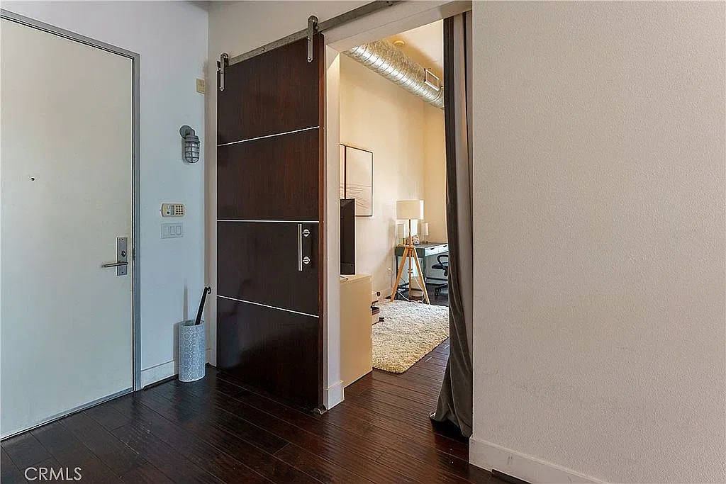 2 bed, 1290 sqft, $5,400 — Photo 2