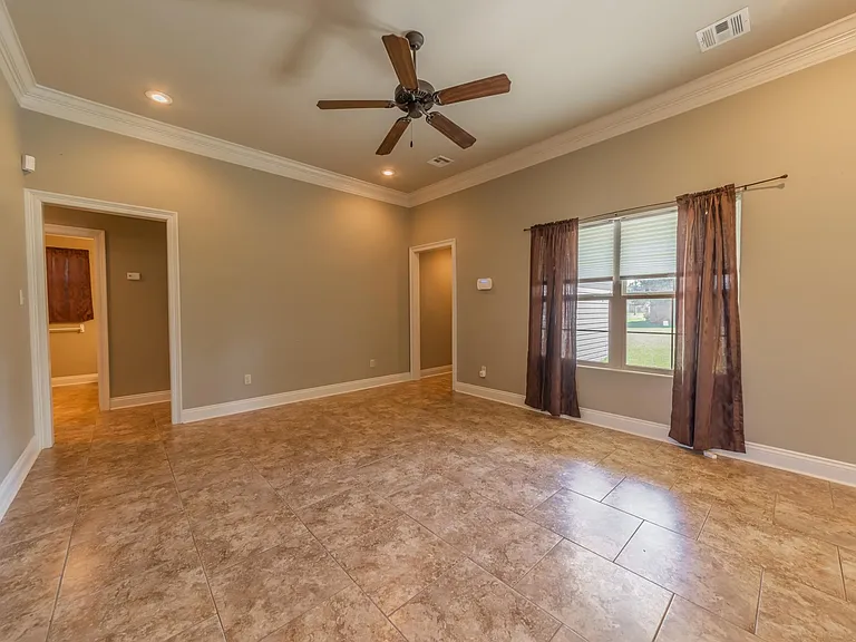 917 Lillian Michel Dr — Photo 6
