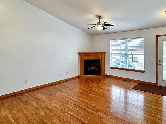 4th image of 208 Marvin Ct