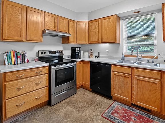 5th image of 808A N Clover Ln