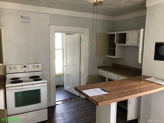 4th image of 118 N Main St