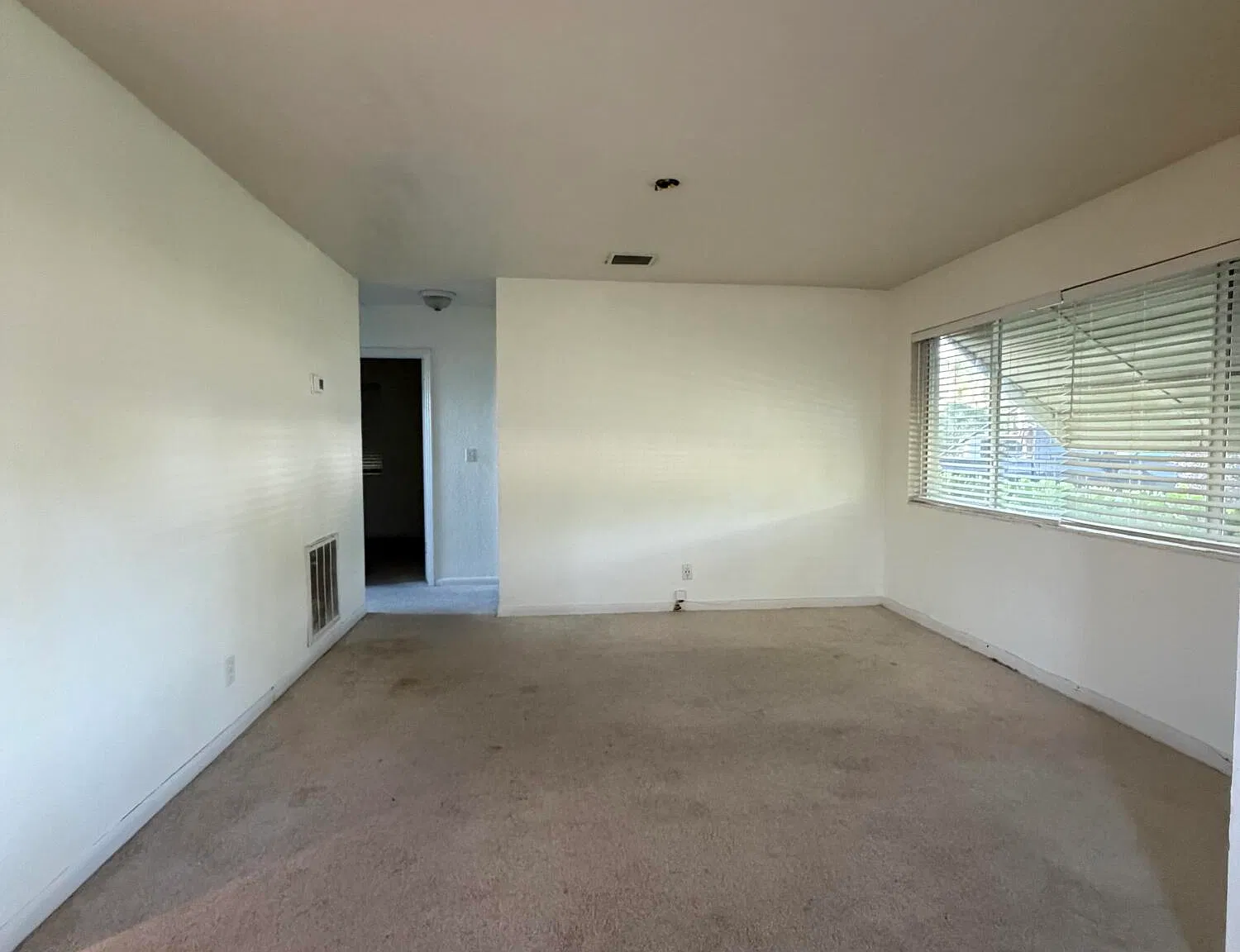 2 bed, 1.0 bath, 769 sqft, $2,400 — Photo 4